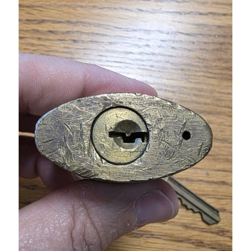 Wilson Bohannan WB Brass Padlock with Key Long Shackle Vintage - Picture 4 of 5